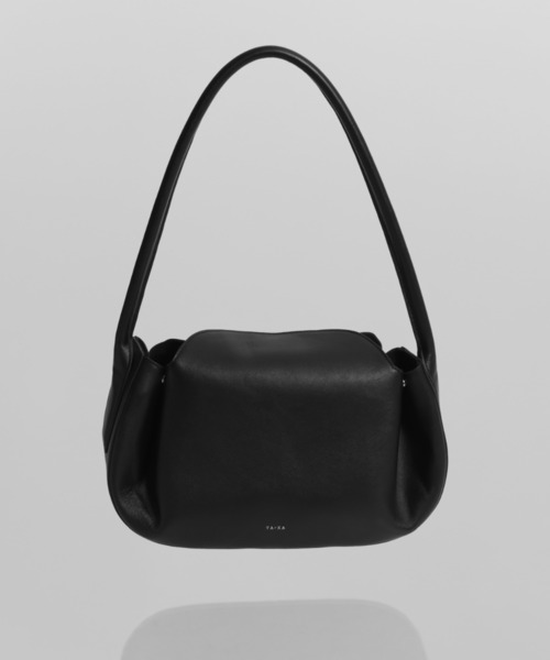 YArKA（ヤーカ）の「【YArKA/ヤーカ】real leather one shoulder tuck bag [fupaqi] / タックフォルムワンハンドルバッグ（トートバッグ・レディース・ブラック・FREE）」の2枚目の写真