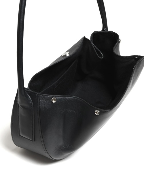 YArKA（ヤーカ）の「【YArKA/ヤーカ】real leather one shoulder tuck bag [fupaqi] / タックフォルムワンハンドルバッグ（トートバッグ・レディース・ブラック・FREE）」の12枚目の写真