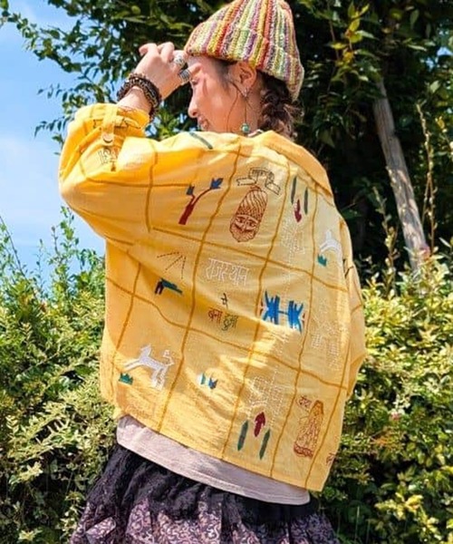 チャイハネ(チャイハネ)の「【チャイハネ】ラジャラン刺繍シャツ(シャツ/ブラウス・レディース・ネイビー/イエロー/ホワイト・FREE)」の1枚目の写真