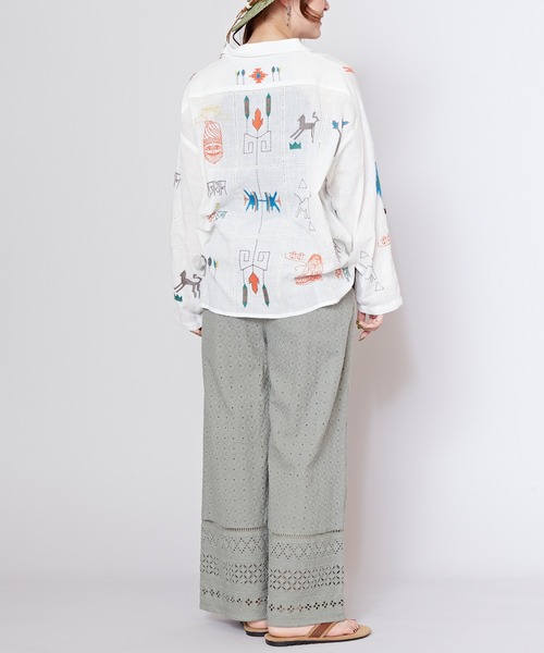 チャイハネ（チャイハネ）の「【チャイハネ】ラジャラン刺繍シャツ（シャツ/ブラウス・レディース・ネイビー/イエロー/ホワイト・FREE）」の7枚目の写真