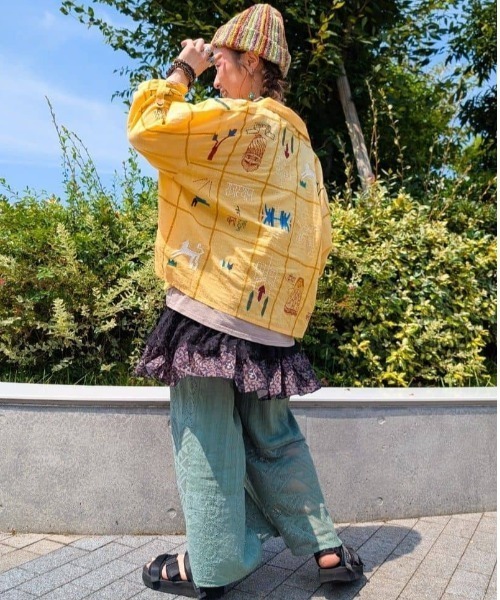 チャイハネ(チャイハネ)の「【チャイハネ】ラジャラン刺繍シャツ(シャツ/ブラウス・レディース・ネイビー/イエロー/ホワイト・FREE)」の17枚目の写真