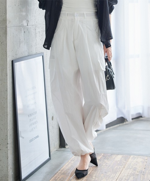 KOBE LETTUCE（コウベレタス）の「2wayドロスト付きダブルタックカーゴカーブパンツ（カーゴパンツ・レディース・ホワイト/ネイビー/グレー・M）」の4枚目の写真