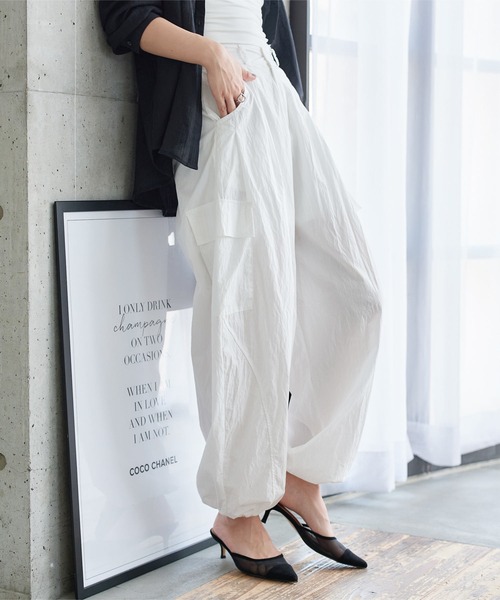 KOBE LETTUCE（コウベレタス）の「2wayドロスト付きダブルタックカーゴカーブパンツ（カーゴパンツ・レディース・ホワイト/ネイビー/グレー・M）」の5枚目の写真