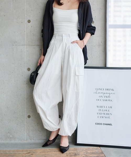 KOBE LETTUCE（コウベレタス）の「2wayドロスト付きダブルタックカーゴカーブパンツ（カーゴパンツ・レディース・ホワイト/ネイビー/グレー・M）」の6枚目の写真