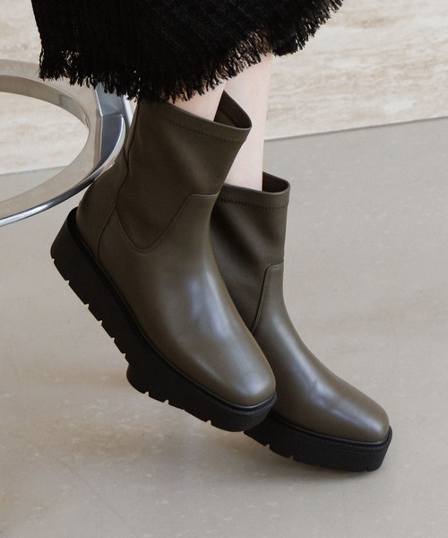 HIMIKO（ヒミコ）の「【HIMIKO】プラットフォームストレッチブーツ/651421（ブーツ・レディース・ブラック/カーキ/ベージュ・25.0cm/24.5cm/26.0cm/25.5cm/23.0cm/21.5cm/24.0cm/23.5cm/22.5cm/22.0cm/26.5cm）」の6枚目の写真