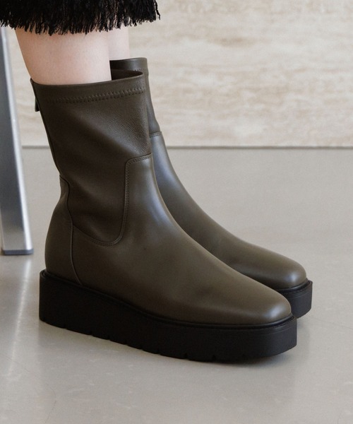 HIMIKO（ヒミコ）の「【HIMIKO】プラットフォームストレッチブーツ/651421（ブーツ・レディース・ブラック/カーキ/ベージュ・25.0cm/24.5cm/26.0cm/25.5cm/23.0cm/21.5cm/24.0cm/23.5cm/22.5cm/22.0cm/26.5cm）」の4枚目の写真