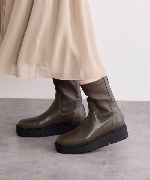 HIMIKO（ヒミコ）の「【HIMIKO】プラットフォームストレッチブーツ/651421（ブーツ・レディース・ブラック/カーキ/ベージュ・25.0cm/24.5cm/26.0cm/25.5cm/23.0cm/21.5cm/24.0cm/23.5cm/22.5cm/22.0cm/26.5cm）」の19枚目の写真