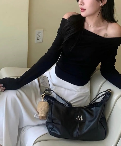 MUCENT（ムセント）の「【MUCENT】ブランド直輸入正規品/メリン ゴールドライン レザー ショルダーバッグ MERIN GOLD LINE LEATHER SHOULDER BAG（ショルダーバッグ・レディース・ブラック/ブラウン・FREE）」の13枚目の写真