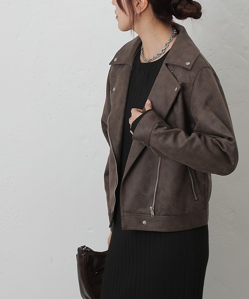 COLONY 2139(コロニートゥーワンスリーナイン)の「スエードポンチライダース(ライダースジャケット・レディース・ブラウン/キャメル/チャコールグレー・FREE)」の13枚目の写真