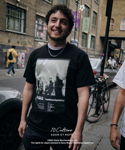 ADAM ET ROPE'（アダムエロペ）の「【oasis　10Culture / ADAM ET ROPE'】Tour Poster Design TSH（Tシャツ/カットソー・メンズ・ブラック/ホワイト系その他2/ブラック系その他3/ブラック系その他/グレー/チャコールグレー/スミクロ/ホワイト系その他/ホワイト/ライトグレー/グレー系その他/ブラック系その他2・L/M/XL）」の15枚目の写真