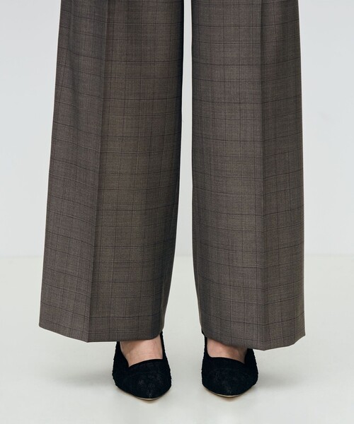 TOMORROWLAND collection(トゥモローランドコレクション)の「365 GLEN CHECK タックワイドパンツ(その他パンツ・レディース・ブラウン系その他・36/34)」の7枚目の写真