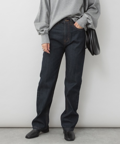 RCD(アールシーディー)の「スリムストレートデニムパンツ(デニムパンツ・レディース・ワンウォッシュ/ブルー/ネイビー・LL/L/M)」の3枚目の写真