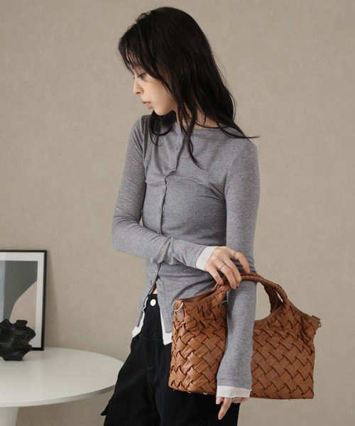 Ulysses（ユリシス）の「レイヤード風デザインボタンカットソー（Tシャツ/カットソー・レディース・ブラウン/ライトグレー・S/M）」の10枚目の写真