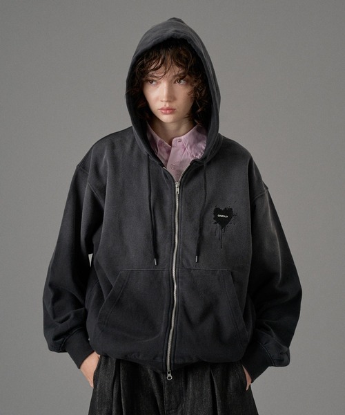 ルネ♡ロゴ入りフーディ ONCILY（オンシェリー）の「25AW HEART LOGO FULL-ZIP HOODIE