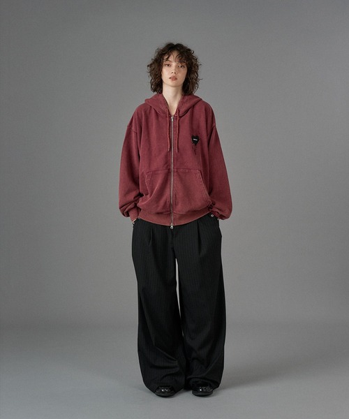 ONCILY（オンシェリー）の「25AW HEART LOGO FULL-ZIP HOODIE