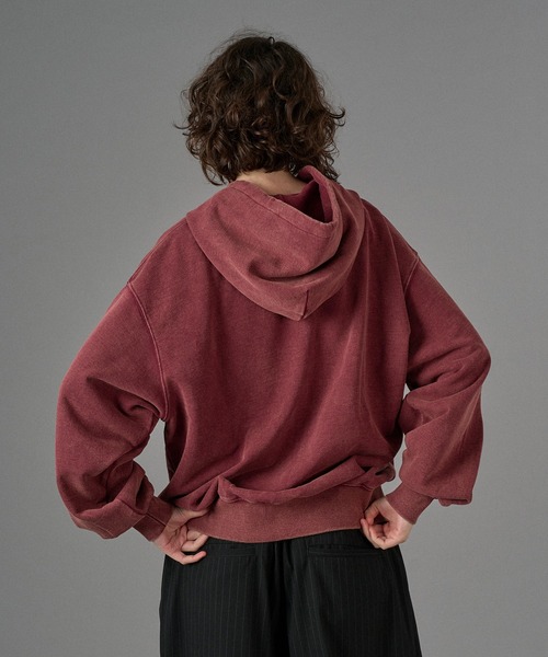 ONCILY（オンシェリー）の「25AW HEART LOGO FULL-ZIP HOODIE / ハート