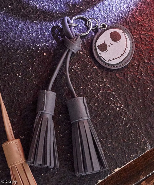 Disney(ディズニー)の「ナイトメア/アソートフリンジチャーム(キーホルダー・レディース・チャコールグレー/ブラウン/パープル・FREE)」の2枚目の写真