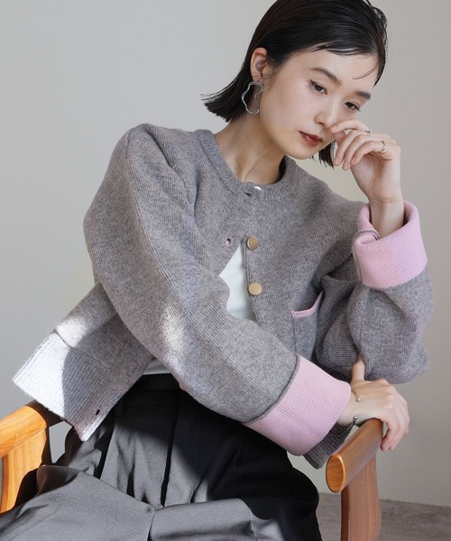 Yeoun(ヨウン)の「ゴールドボタン配色ニットカーディガン(カーディガン/ボレロ・レディース・ダークグレー/ライトグレー/パープル・FREE)」の2枚目の写真