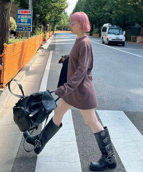 Alley Tokyo(アリートーキョー)の「プチダメージ入りBIGロンT(Tシャツ/カットソー・レディース・ブラウン/ボルドー/オフホワイト/スミクロ・FREE)」の21枚目の写真