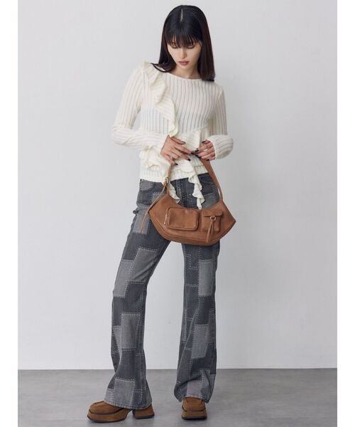 MURUA(ムルーア)の「パッチワークフレアデニム(デニムパンツ・レディース・ブルー/ブラック・2/1)」の15枚目の写真