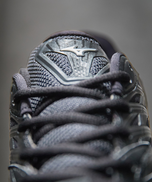 MIZUNO(ミズノ )の「MIZUNO(ミズノ) WAVE PROPHECY LS D1GA3337(スニーカー・メンズ・ブラック・25.5cm/26cm/26.5cm/27cm/27.5cm/28cm/28.5cm/29cm)」の6枚目の写真