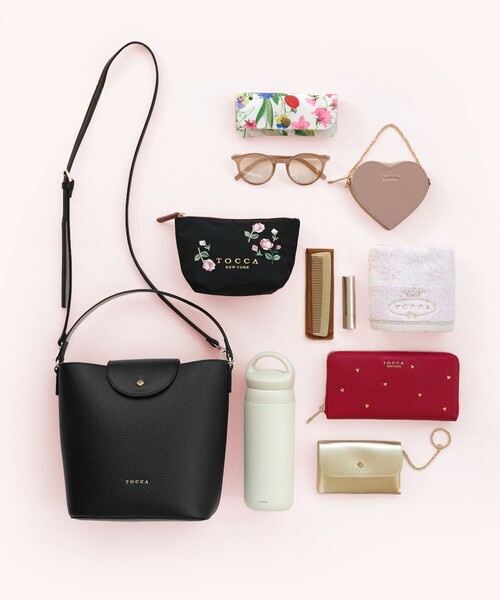 TOCCA(トッカ)の「PETAL SILHOUETTE LEATHER BAG レザーバッグ(ハンドバッグ・レディース・ブラック系/ベージュ系/アイボリー系・F)」の4枚目の写真