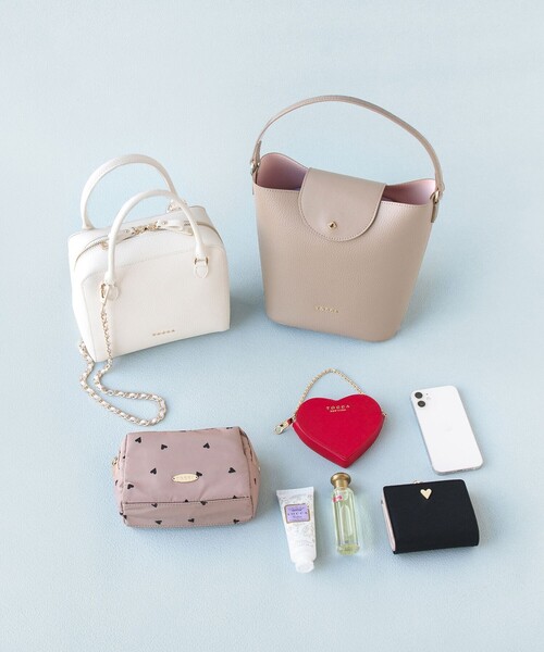 TOCCA(トッカ)の「PETAL SILHOUETTE LEATHER BAG レザーバッグ(ハンドバッグ・レディース・ブラック系/ベージュ系/アイボリー系・F)」の6枚目の写真