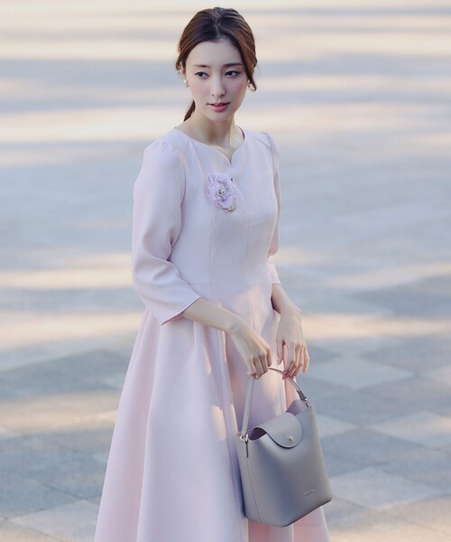 TOCCA(トッカ)の「PETAL SILHOUETTE LEATHER BAG レザーバッグ(ハンドバッグ・レディース・ブラック系/ベージュ系/アイボリー系・F)」の8枚目の写真