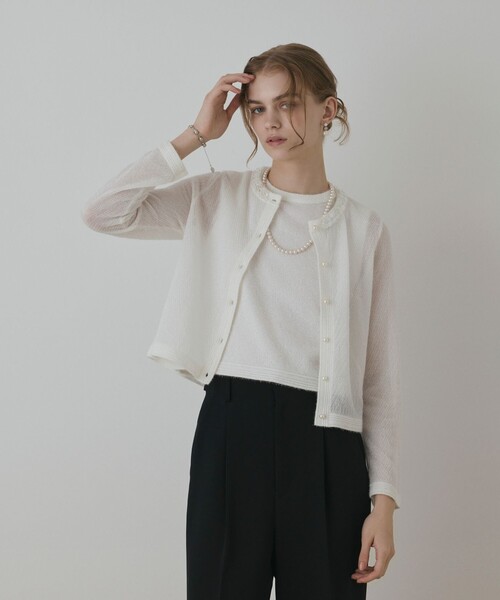 GRACE CONTINENTAL（グレースコンチネンタル）の「ラメフェザ－ニットカーディガン（カーディガン/ボレロ・レディース・ブラック/ホワイト・36）」の2枚目の写真