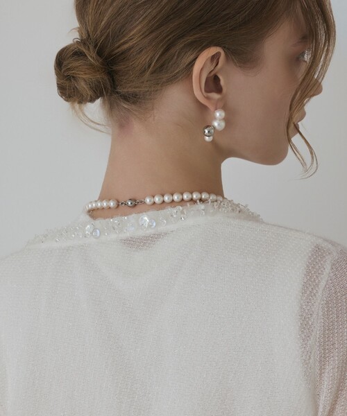 GRACE CONTINENTAL（グレースコンチネンタル）の「ラメフェザ－ニットカーディガン（カーディガン/ボレロ・レディース・ブラック/ホワイト・36）」の6枚目の写真