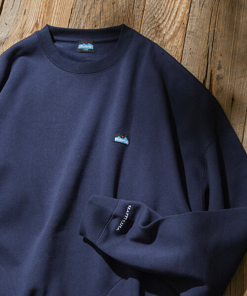 FREAK'S STORE(フリークスストア)の「限定展開 KAVU×FREAK'S STORE /カブー 別注 リラックスフィット ワンポイント刺繍 クルーネックスウェット / ヘムコード(スウェット・メンズ・ネイビー/グリーン/ブラック/グレイッシュベージュ/アッシュグレー・SMALL/MEDIUM/LARGE)」の21枚目の写真