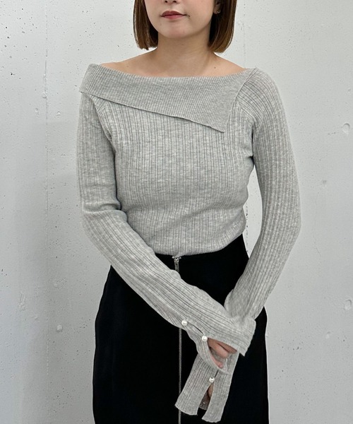 archives（アルシーヴ）の「アシメオフショルランダムリブニットプルオーバー（Tシャツ/カットソー・レディース・グレー/アイボリー/ブラック/ワインレッド・MEDIUM）」の5枚目の写真