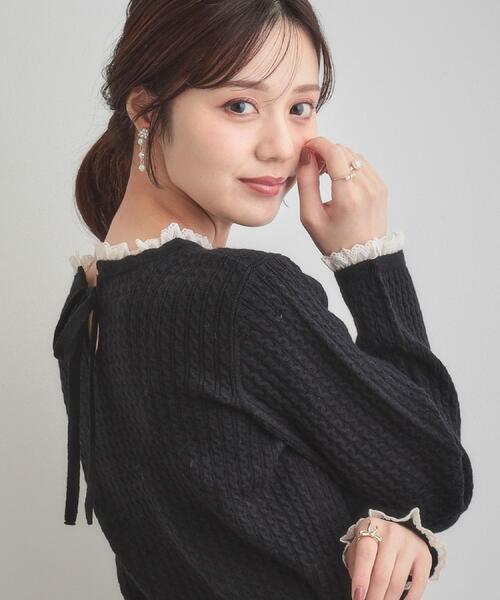 couture brooch(クチュールブローチ)の「【大人上品・着映え】ケーブルレース バックリボンニット(ニット/セーター・レディース・ブラック/アイボリー/グリーン系・36/38/40/42)」の3枚目の写真