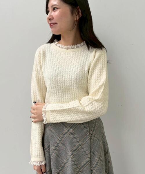 couture brooch(クチュールブローチ)の「【大人上品・着映え】ケーブルレース バックリボンニット(ニット/セーター・レディース・ブラック/アイボリー/グリーン系・36/38/40/42)」の6枚目の写真