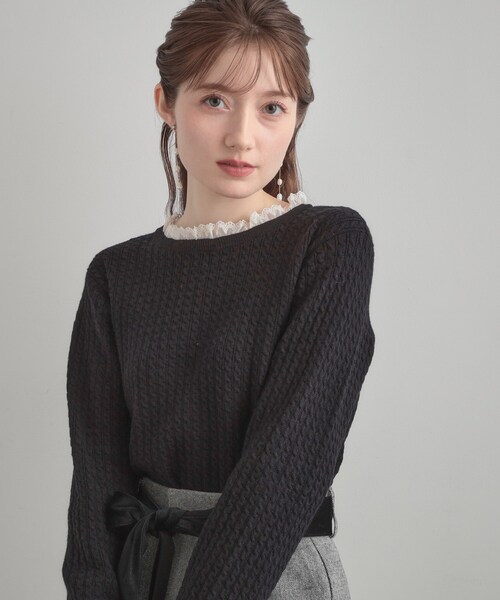 couture brooch(クチュールブローチ)の「【大人上品・着映え】ケーブルレース バックリボンニット(ニット/セーター・レディース・ブラック/アイボリー/グリーン系・36/38/40/42)」の11枚目の写真