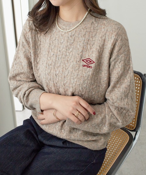 UMBRO(アンブロ)の「UMBRO・alotta別注/ミニケーブルニットトップス(ニット/セーター・レディース・チャコール/ベージュ・M/L/LL/3L)」の3枚目の写真