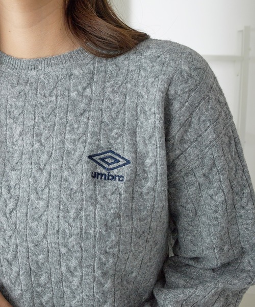 UMBRO(アンブロ)の「UMBRO・alotta別注/ミニケーブルニットトップス(ニット/セーター・レディース・チャコール/ベージュ・M/L/LL/3L)」の14枚目の写真
