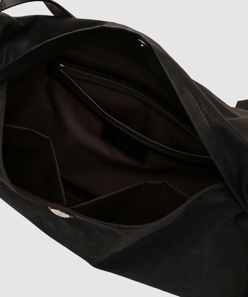 LEMAIRE(ルメール)の「TRENCH POCKET SMALL BAG(ショルダーバッグ・メンズ・ブラック系その他・ONE SIZE)」の5枚目の写真