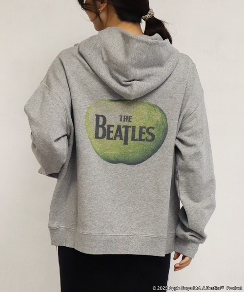 The Beatles(ザビートルズ)の「The Beatles / ビートルズ 裏毛 フルジップパーカー 袖プリント アップルロゴ(パーカー・メンズ・ブラック/グレー・M/L/XL)」の22枚目の写真