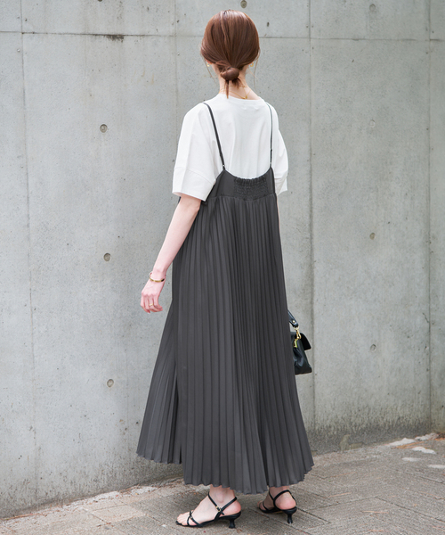 SLOBE IENA（スローブイエナ）の「《追加》パウダリーサテンプリーツキャミワンピース（ワンピース・レディース・ブラック系その他/カーキ・FREE）」の18枚目の写真