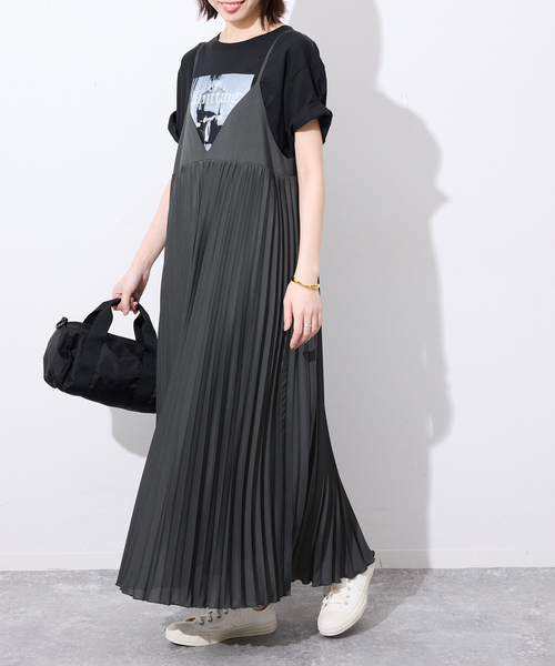 SLOBE IENA（スローブイエナ）の「《追加》パウダリーサテンプリーツキャミワンピース（ワンピース・レディース・ブラック系その他/カーキ・FREE）」の20枚目の写真