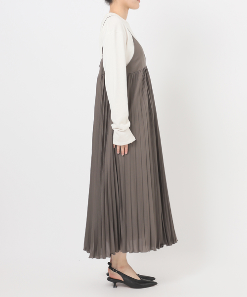 SLOBE IENA（スローブイエナ）の「《追加》パウダリーサテンプリーツキャミワンピース（ワンピース・レディース・ブラック系その他/カーキ・FREE）」の7枚目の写真