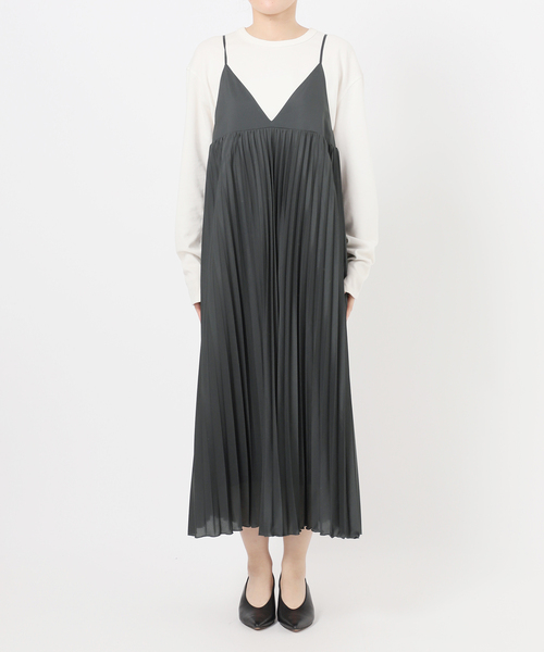 SLOBE IENA（スローブイエナ）の「《追加》パウダリーサテンプリーツキャミワンピース（ワンピース・レディース・ブラック系その他/カーキ・FREE）」の14枚目の写真