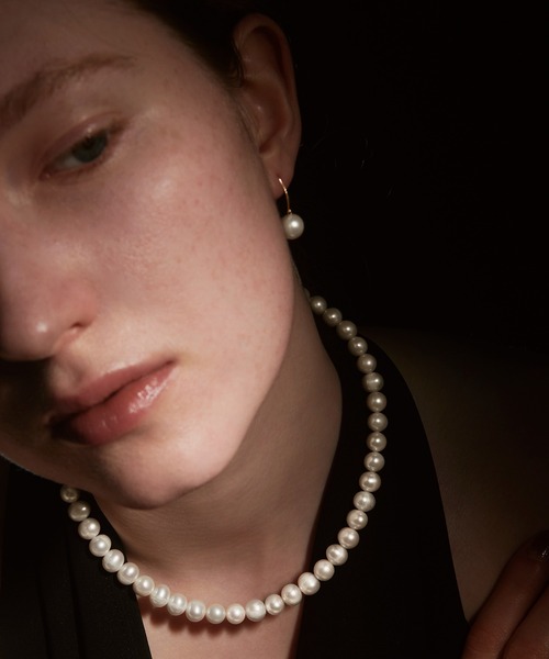 les bonbon(ルボンボン)の「【les bon bon】organic pearl hook pierce/オーガニック パール フック ピアス BOB834(ピアス(両耳用)・レディース・ゴールド・FREE)」の2枚目の写真