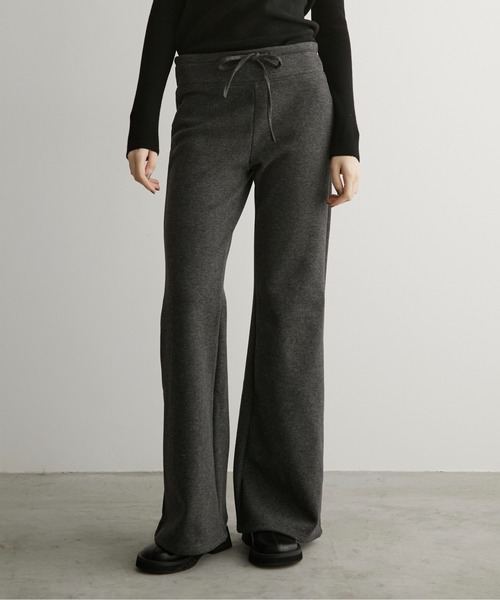 裏起毛ストレッチフレアパンツ（スラックス）｜LOSCa（ロスカ）の
