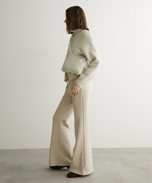 LOSCa(ロスカ)の「裏起毛ストレッチフレアパンツ(スラックス・レディース・チャコールグレー/ブラック/アイボリー・FREE)」の11枚目の写真