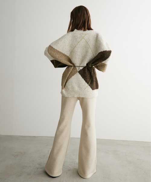 LOSCa(ロスカ)の「裏起毛ストレッチフレアパンツ(スラックス・レディース・チャコールグレー/ブラック/アイボリー・FREE)」の20枚目の写真