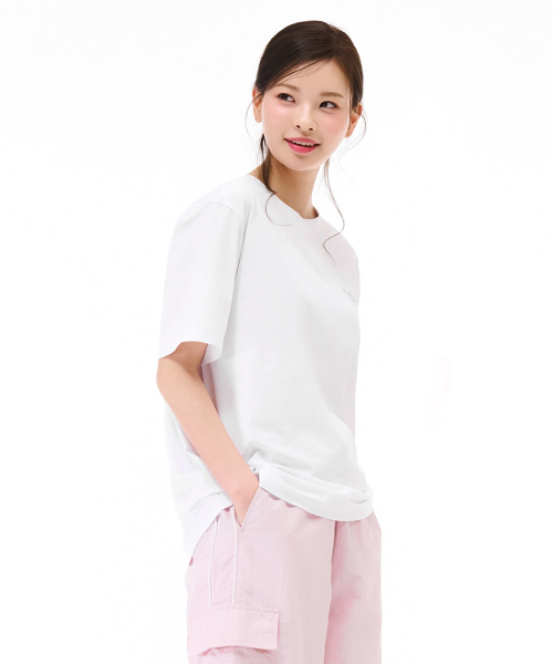 CHASECULT(チェイスカルト)の「女性クールバックネック変形半袖Tシャツ-ホワイト(Tシャツ/カットソー・レディース・ホワイト・85/90)」の4枚目の写真