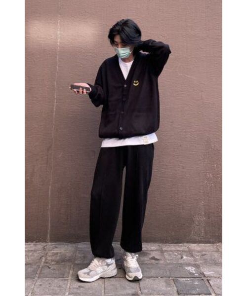 GRAVER（グレーバー）の「[UNISEX]スモールドローイングスマイルニットカーディガン_ブラック（カーディガン/ボレロ・レディース・その他・FREE）」の4枚目の写真