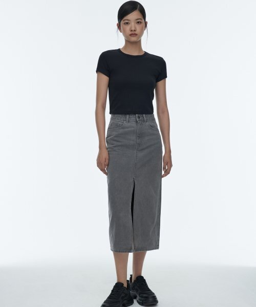 MUSINSA STANDARD WOMAN(ムシンサスタンダードウーマン)の「ウーマンズフロントスリットデニムロングスカート【グレー】(スカート・レディース・その他・SMALL/MEDIUM/LARGE/X-SMALL)」の1枚目の写真
